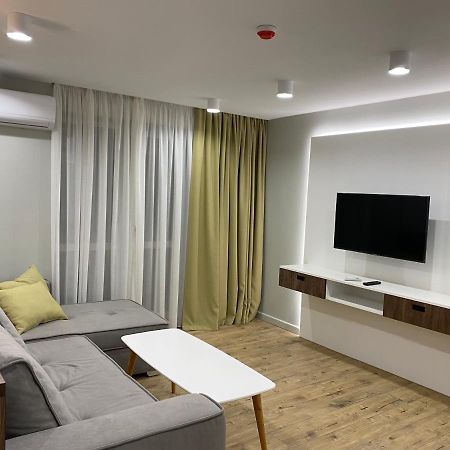 Arovica 13 Apartment Lutsk Ngoại thất bức ảnh